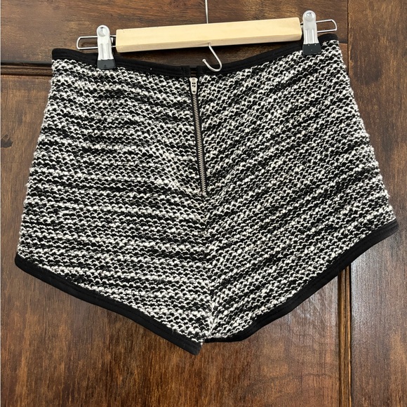 Cooperative by Urban Outfitters- black and white fabric shorts - Picture 2 of 2